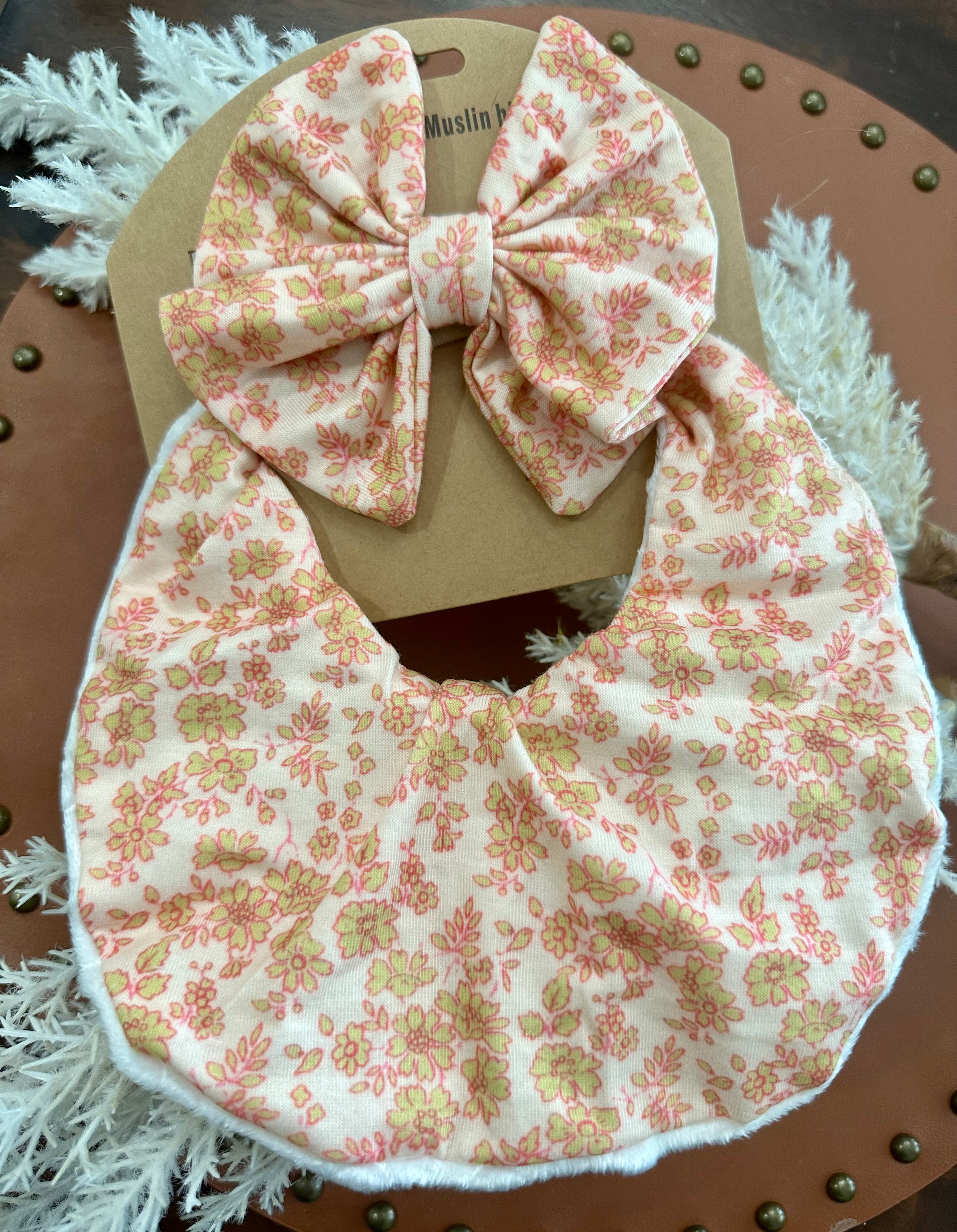 Muslin Bib+Bow Set