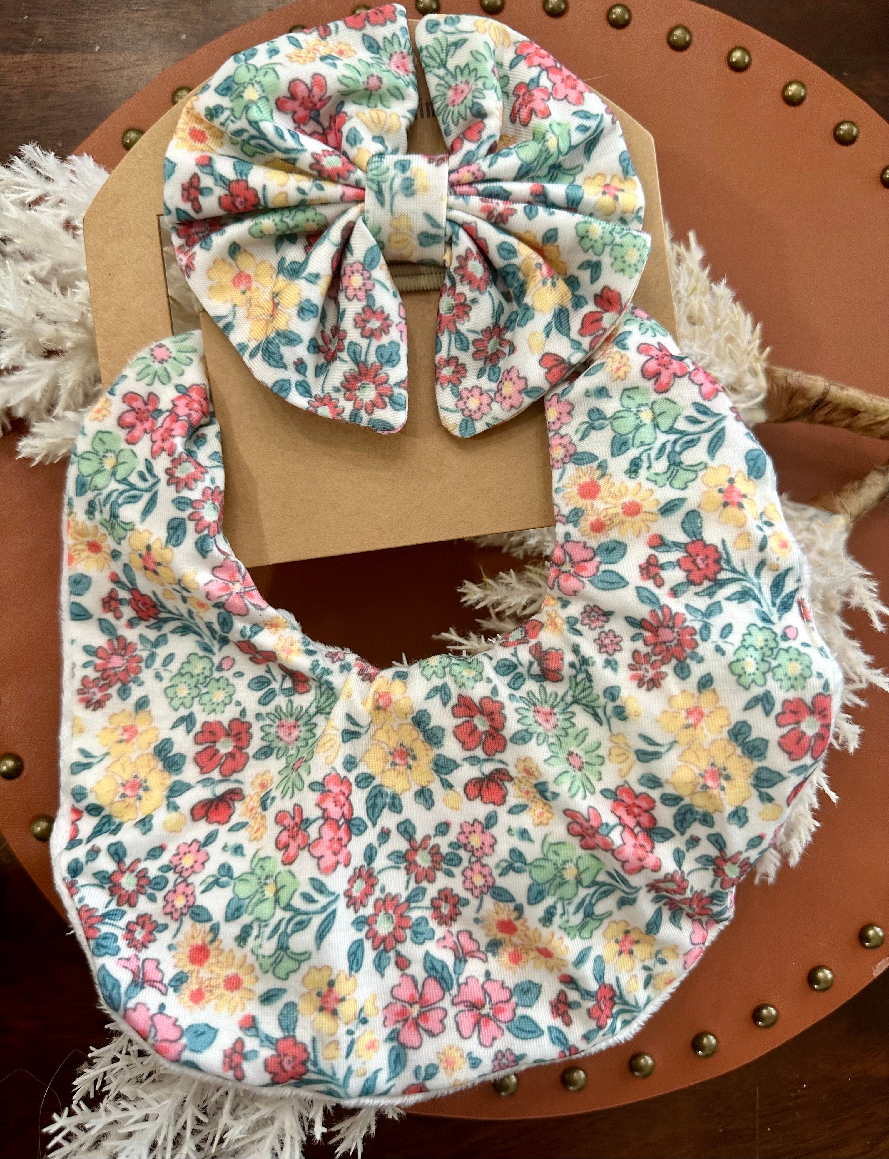 Muslin Bib+Bow Set