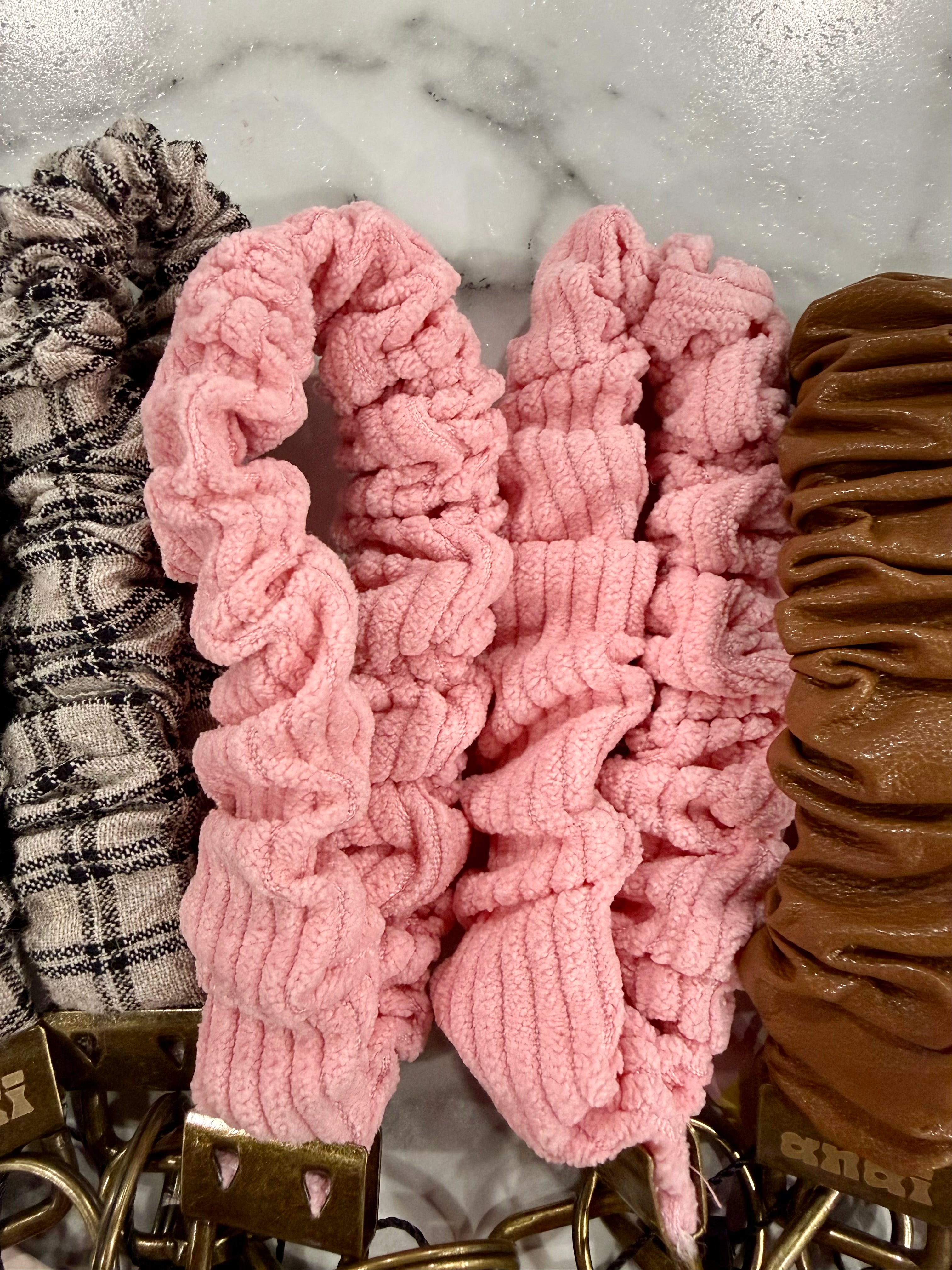 Andi Scrunchy Keychain