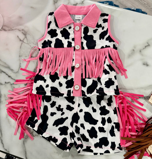 Fringe Cowgirl Vest & Shorts Outfits