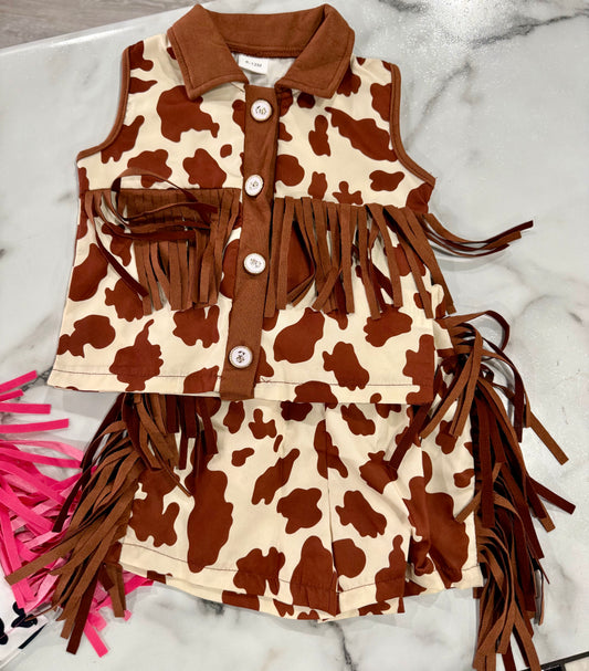 Fringe Cowgirl Vest & Shorts Outfits