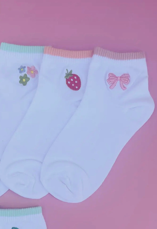 Women’s Embroidered Ankle Socks