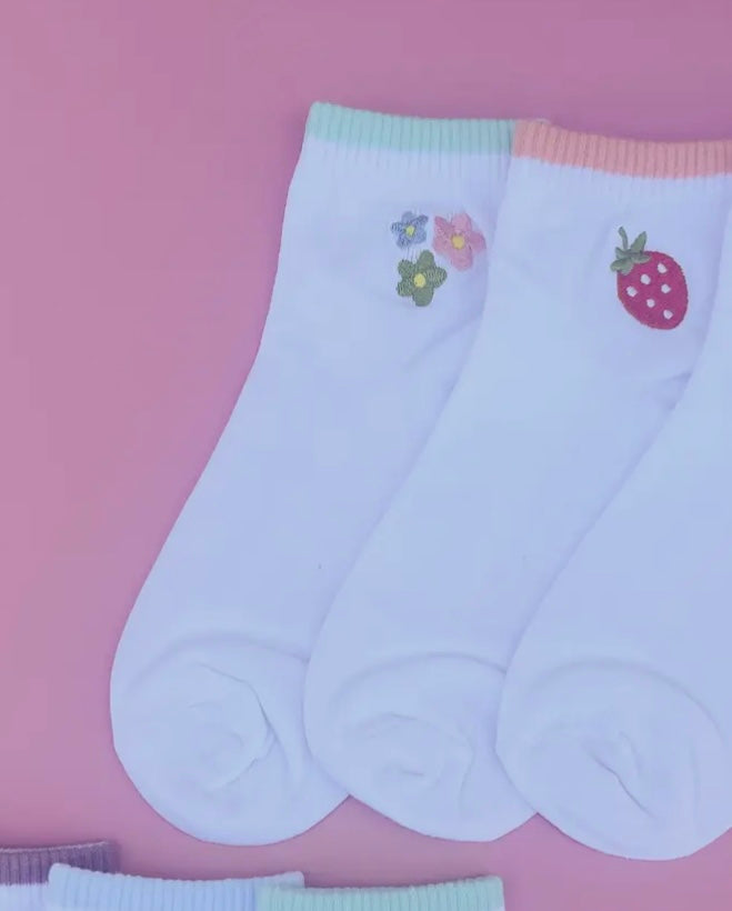 Women’s Embroidered Ankle Socks