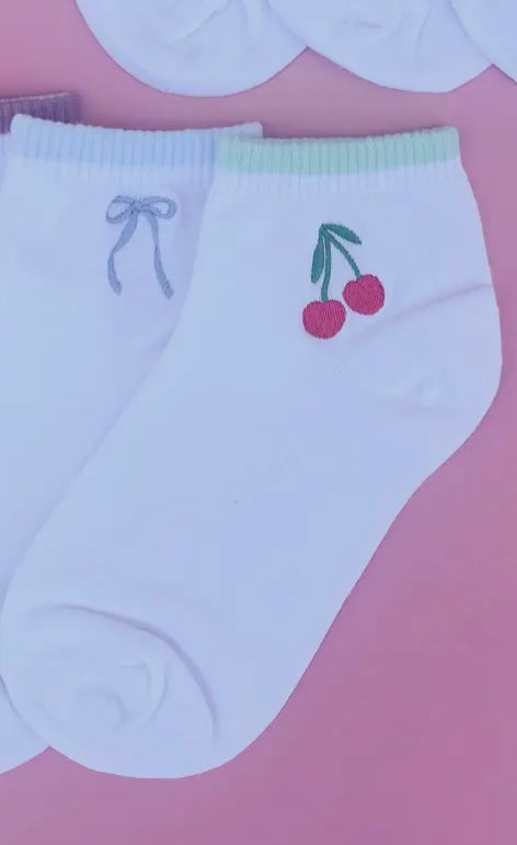 Women’s Embroidered Ankle Socks