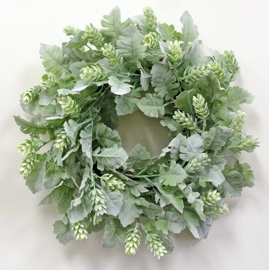 Dusty Miller with Hops Wreath